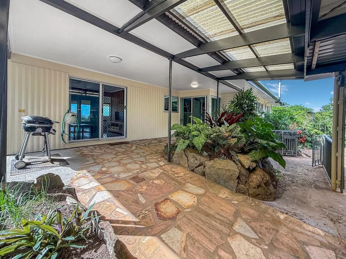 Holiday home Mission Estate Villa South Mission Beach Australia